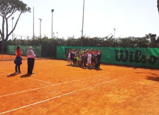 foto_una_vol_per_un_sorriso__ragazzi_in_campo