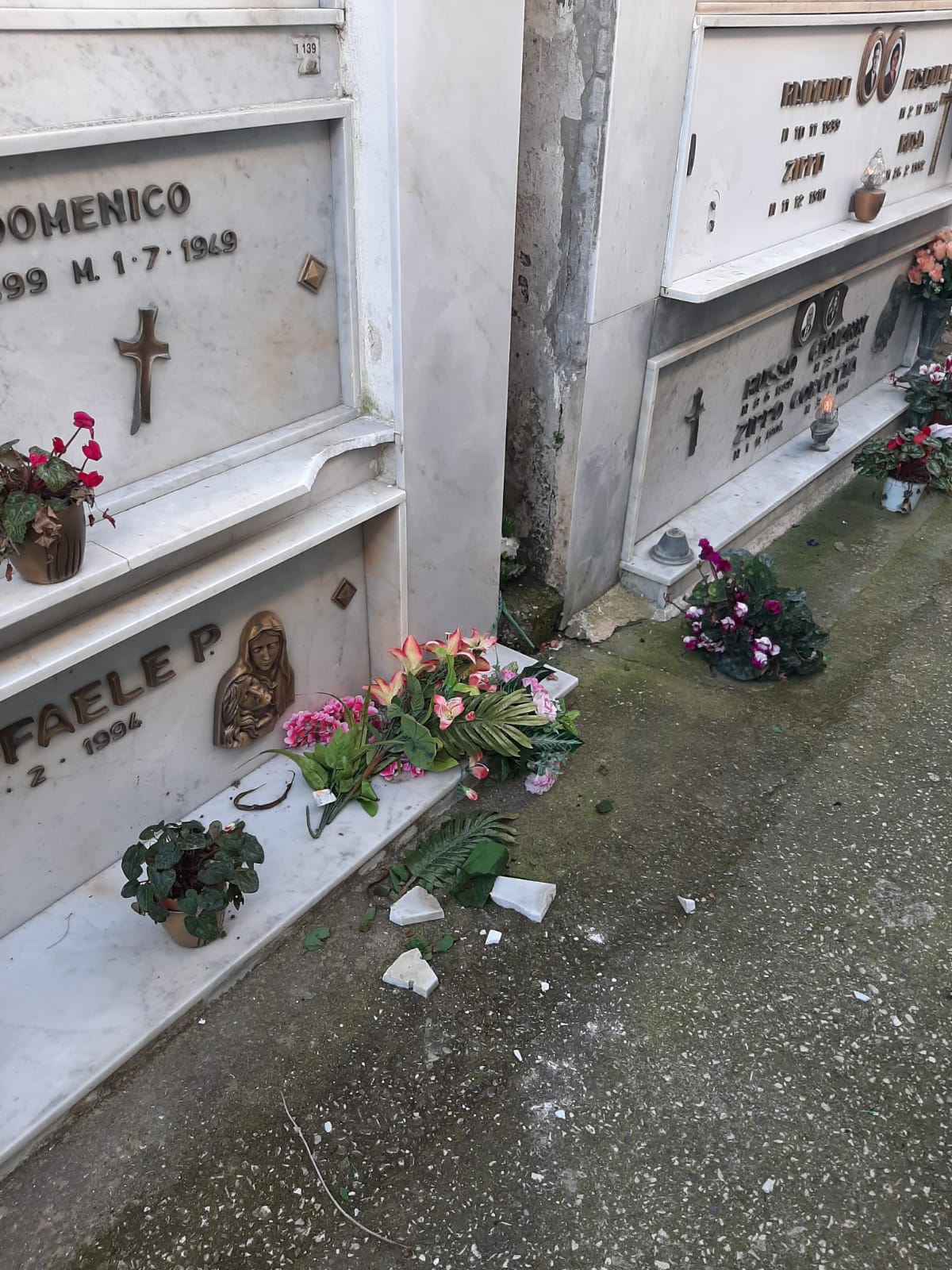 Furti al cimitero, rubati anche i lumini votivi a batteria: rabbia e sdegno  - Frosinone News